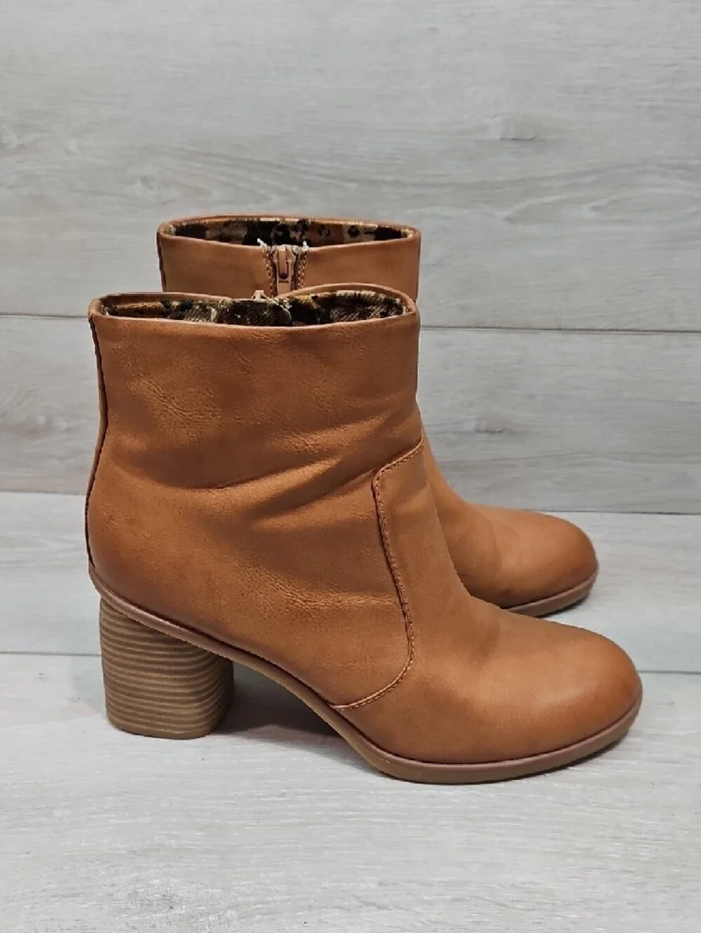 Korks By Kork-Ease Women's  Ankle Boots with Stacked Heel Shoes Sz 11M